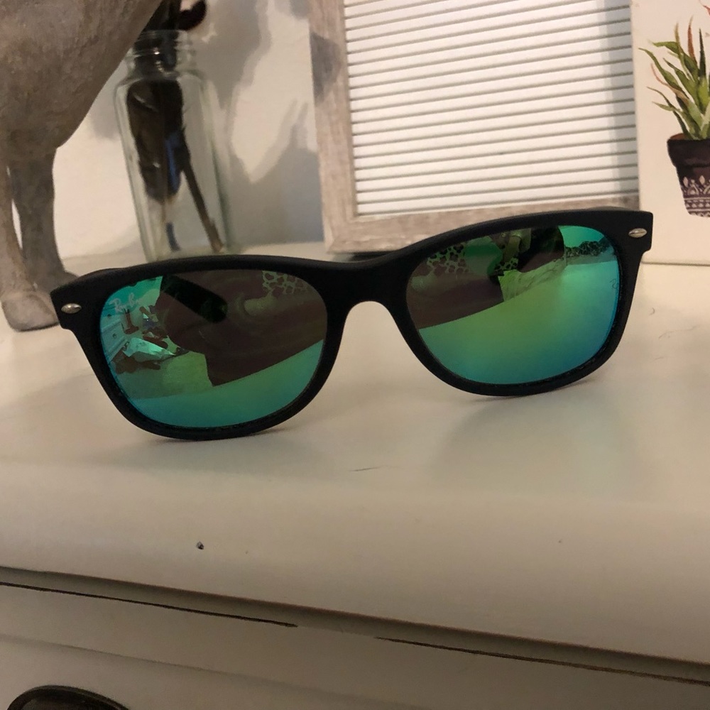 New wayfarer raybans